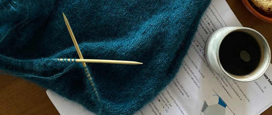 Comment choisir ses aiguilles à tricoter ? Notre guide complet pour tous vos projets tricot.