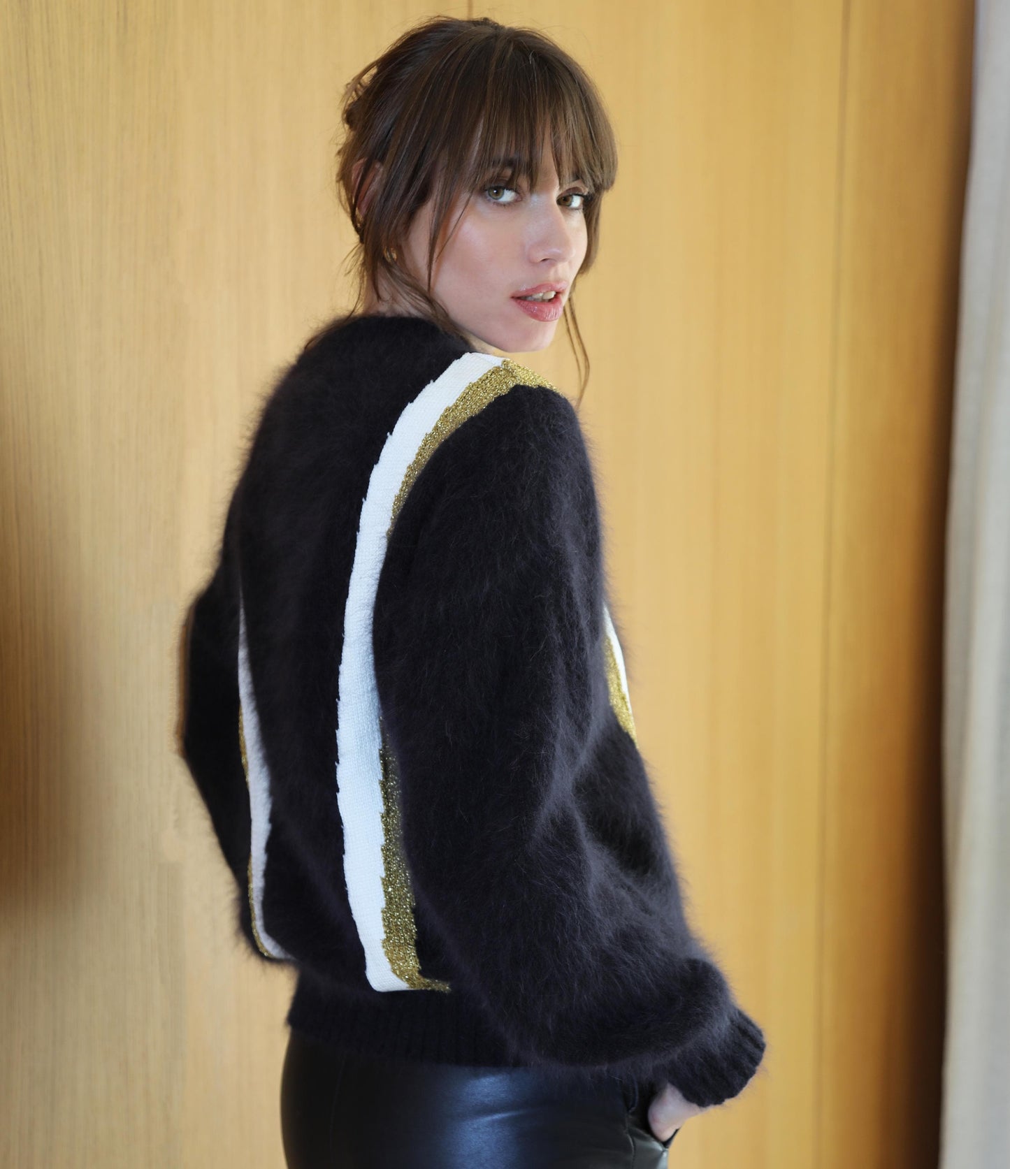 Pull Serena en Angora Noir.