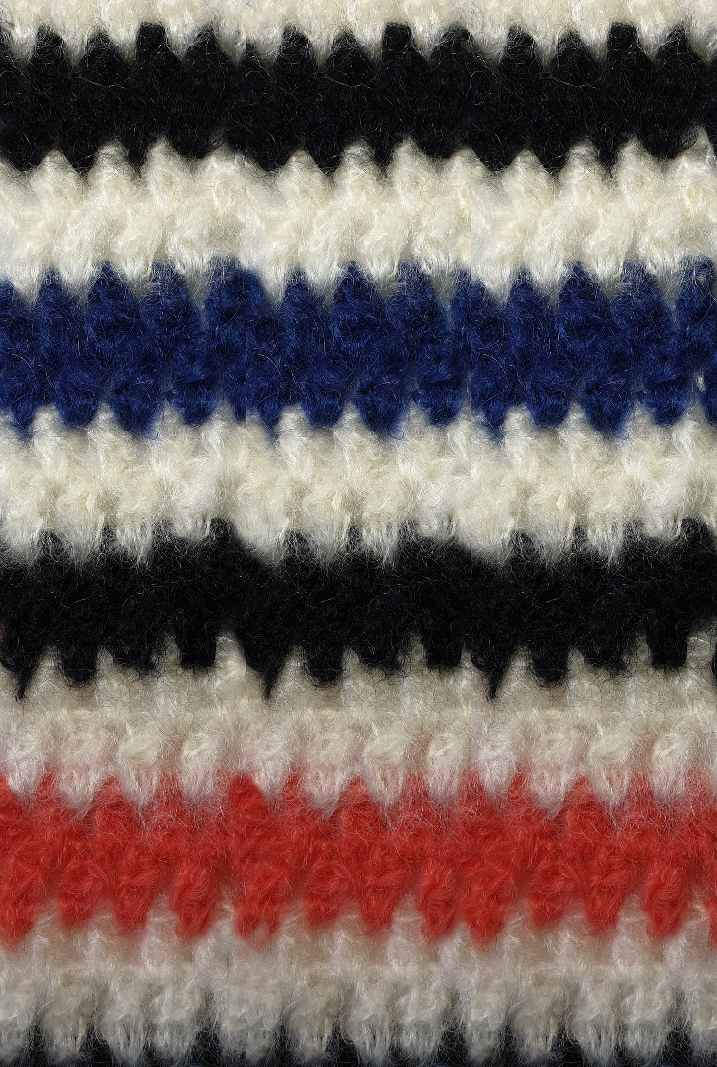 Accessoires_Mohair_VALTHORENS_Marine.jpg