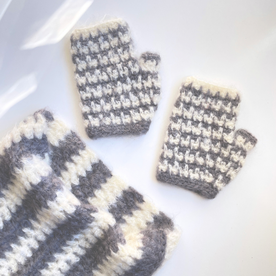 Charger l&#39;image dans la galerie, Bonnet, mitaines et snood Avoriaz au crochet
