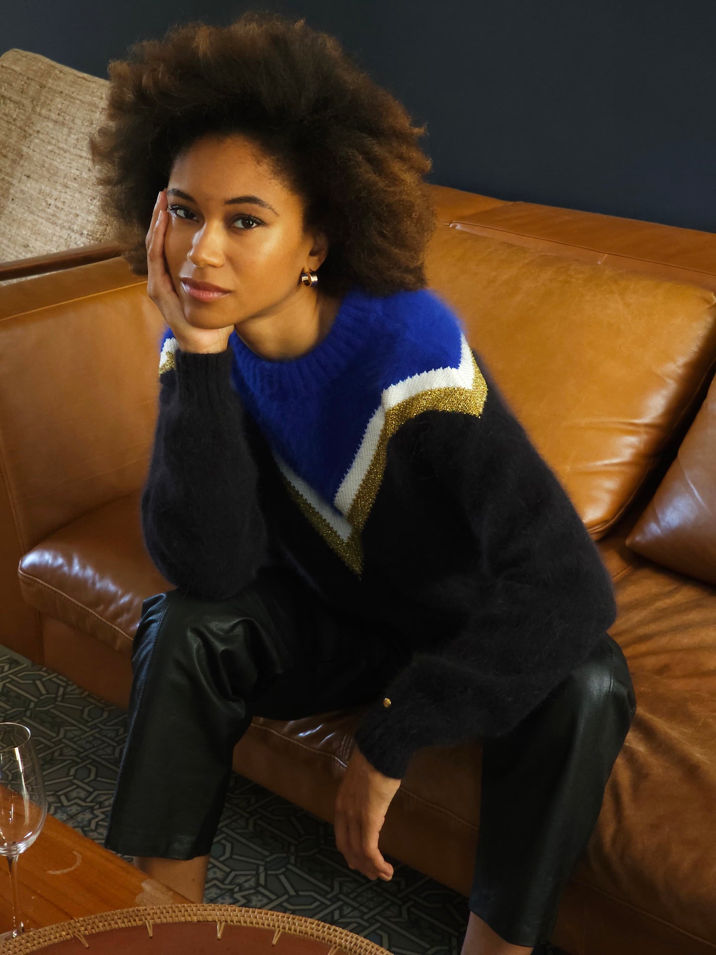 Pull Celeste bleu et noir.