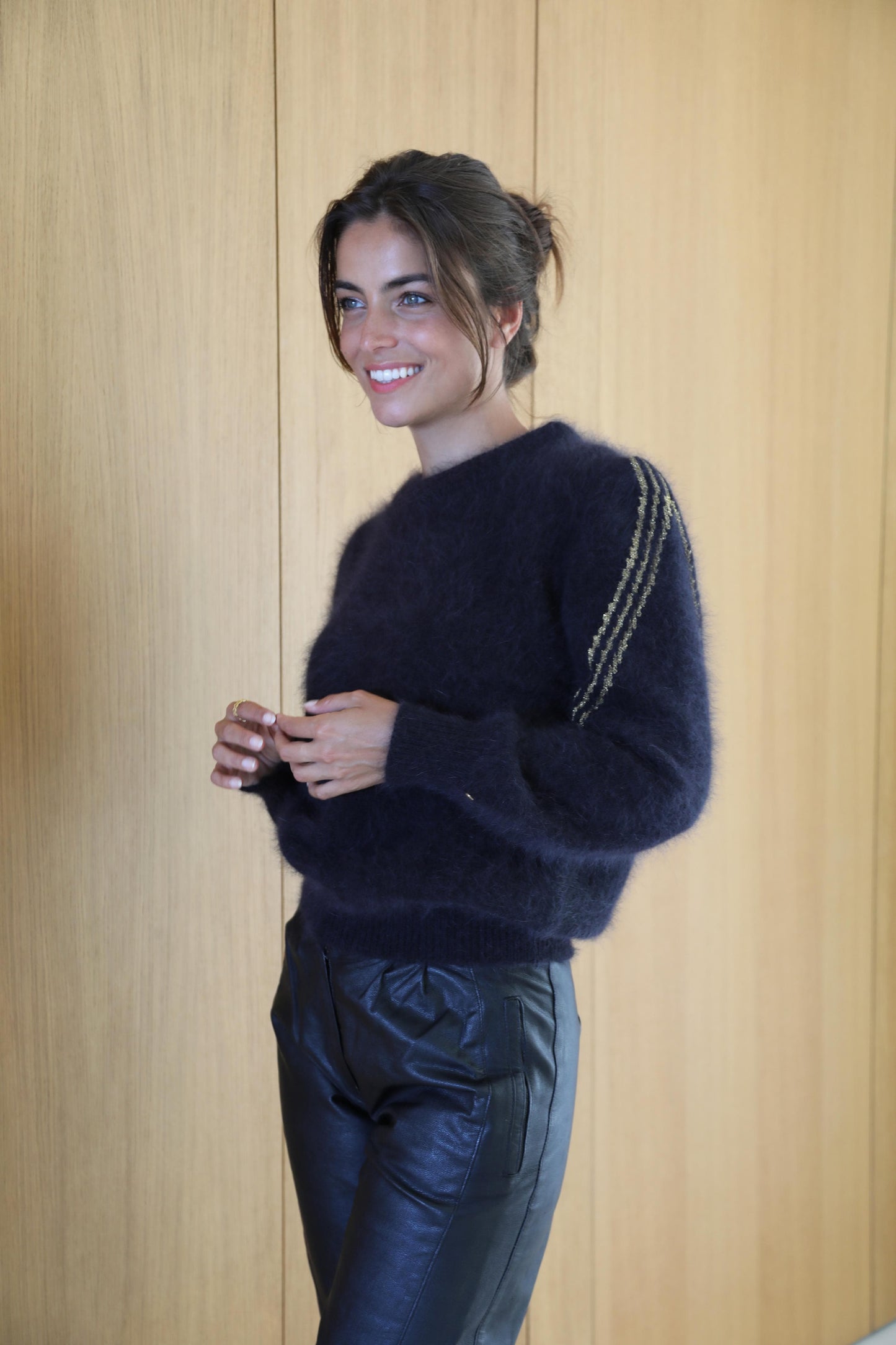 Pull Mona Noir et doré.