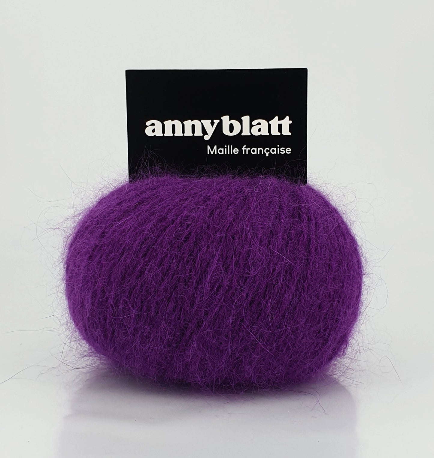 Pelote Angora Douceur : 50% Angora français 50% laine mérinos.