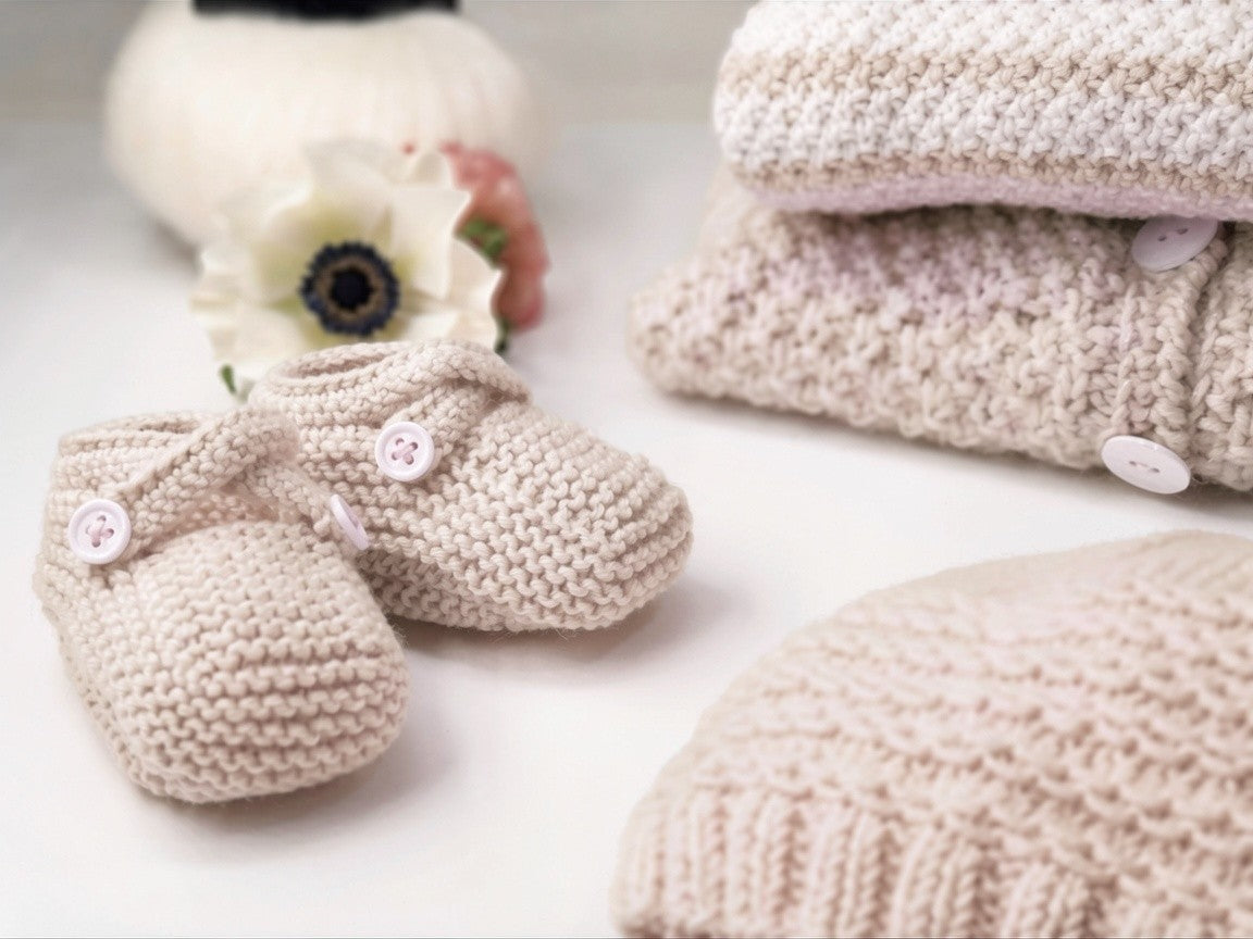 Bonnet et chaussons bébé Lila à tricoter