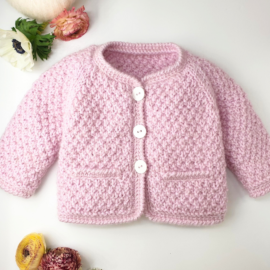 Charger l&#39;image dans la galerie, Veste bébé Sequoia à tricoter
