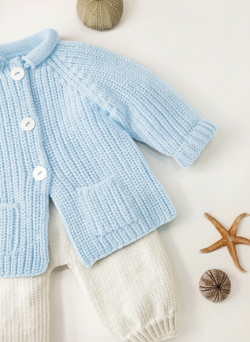 Veste bébé Acajou à tricoter.