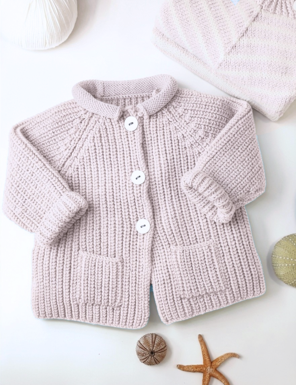 Veste bébé Acajou à tricoter.