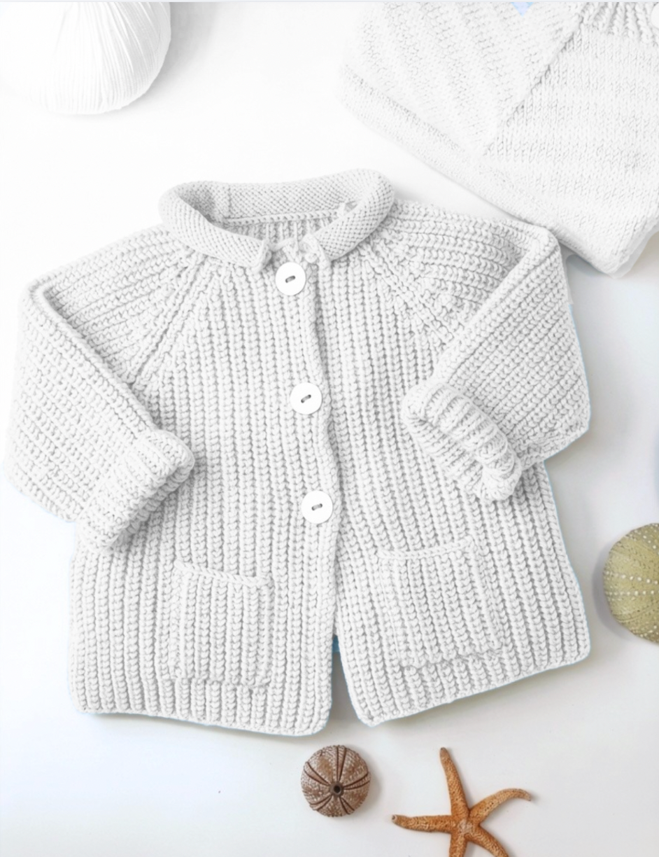 Veste bébé Acajou à tricoter.