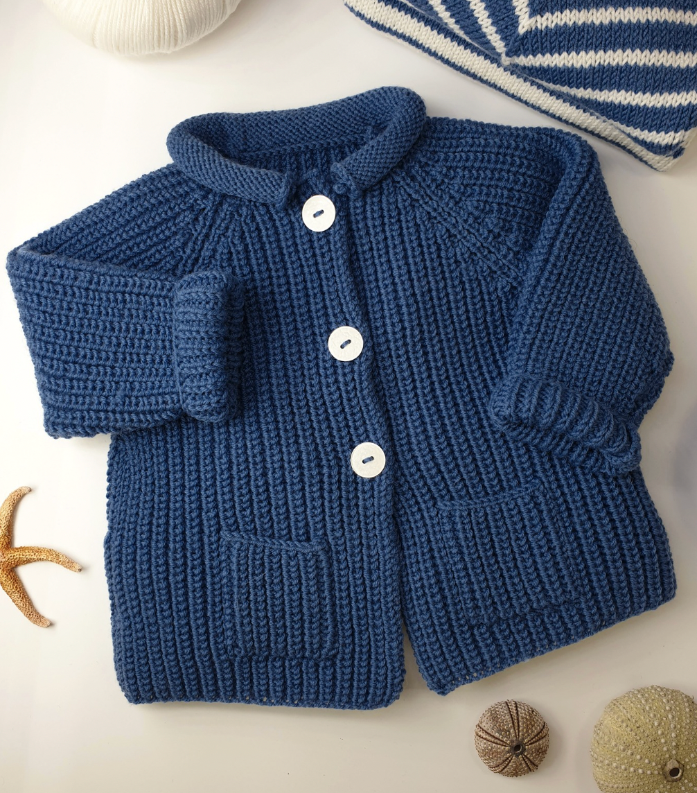 Veste bébé Acajou à tricoter.
