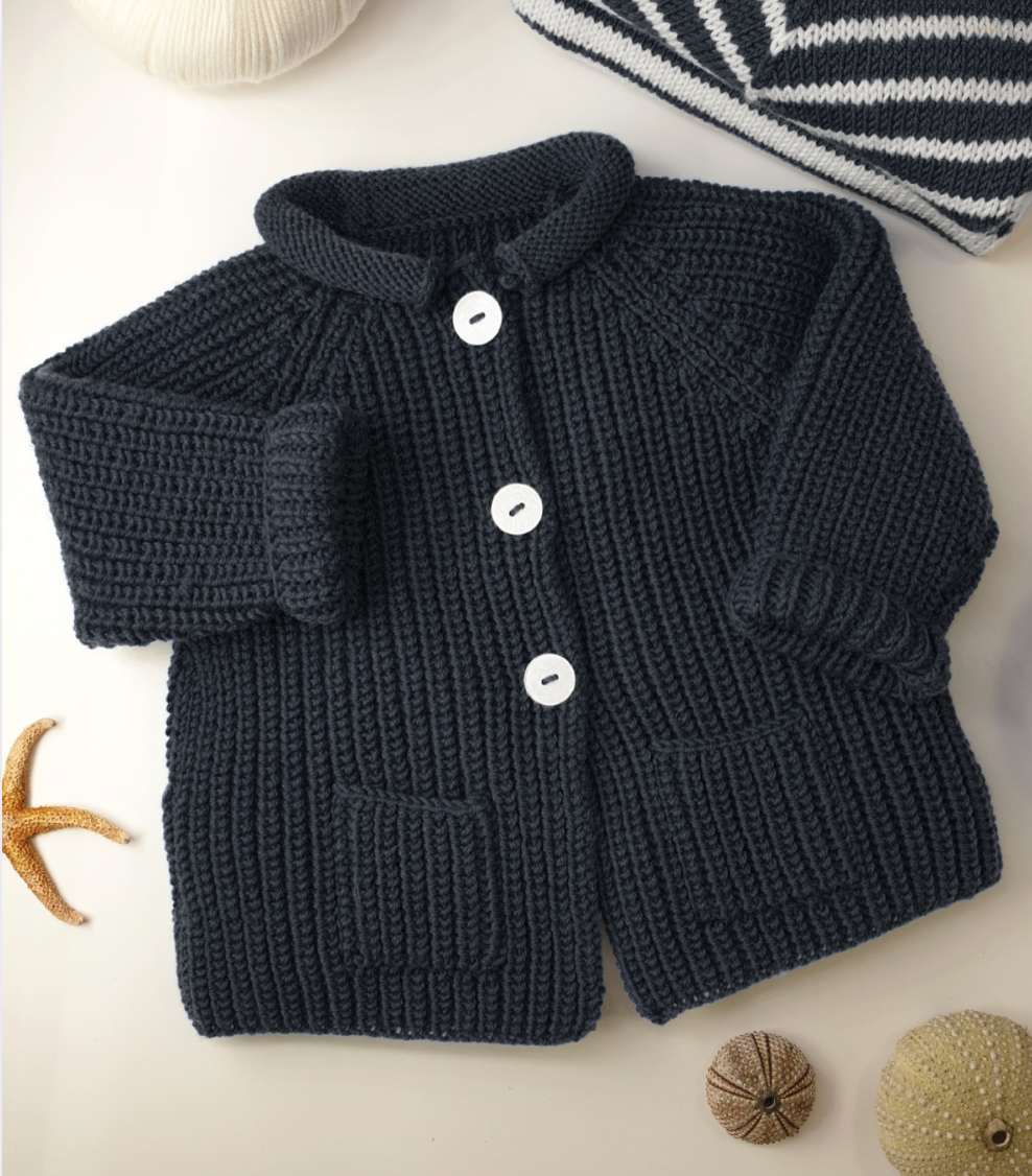 Veste bébé Acajou à tricoter.