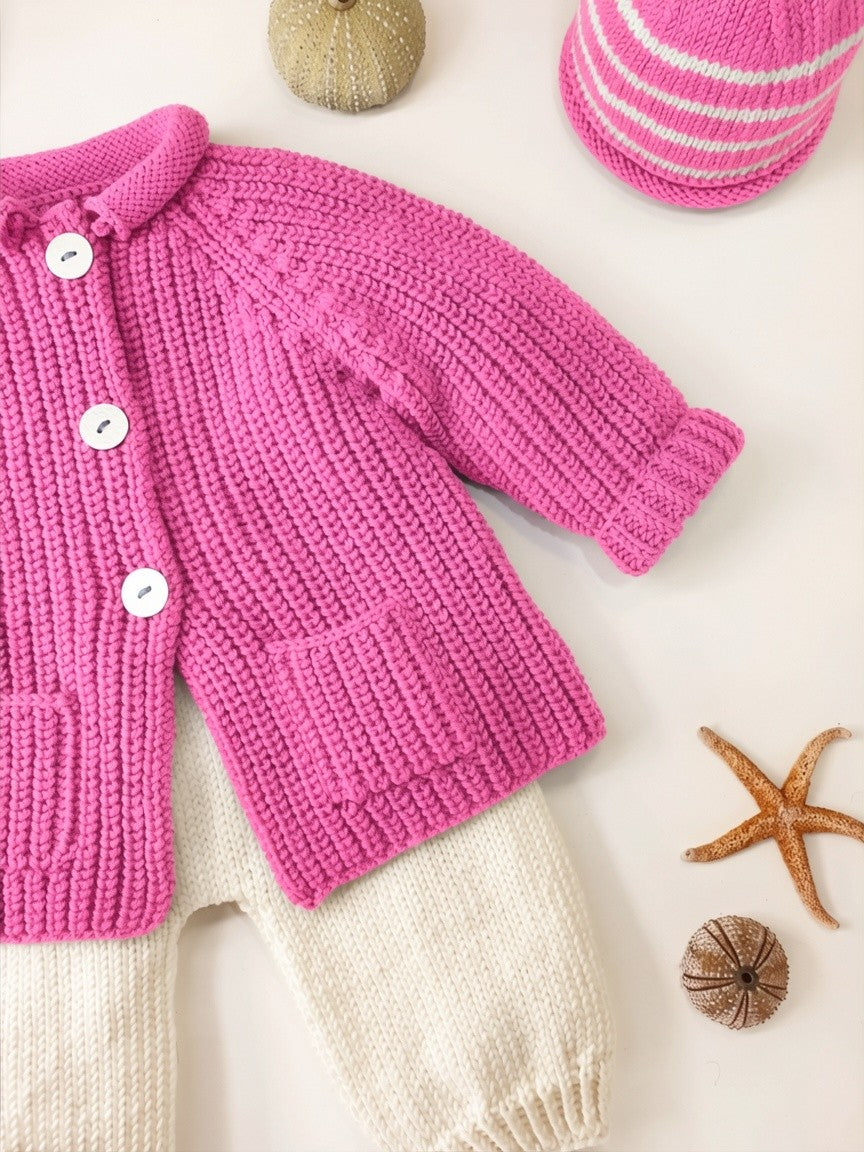 Veste bébé Acajou à tricoter.