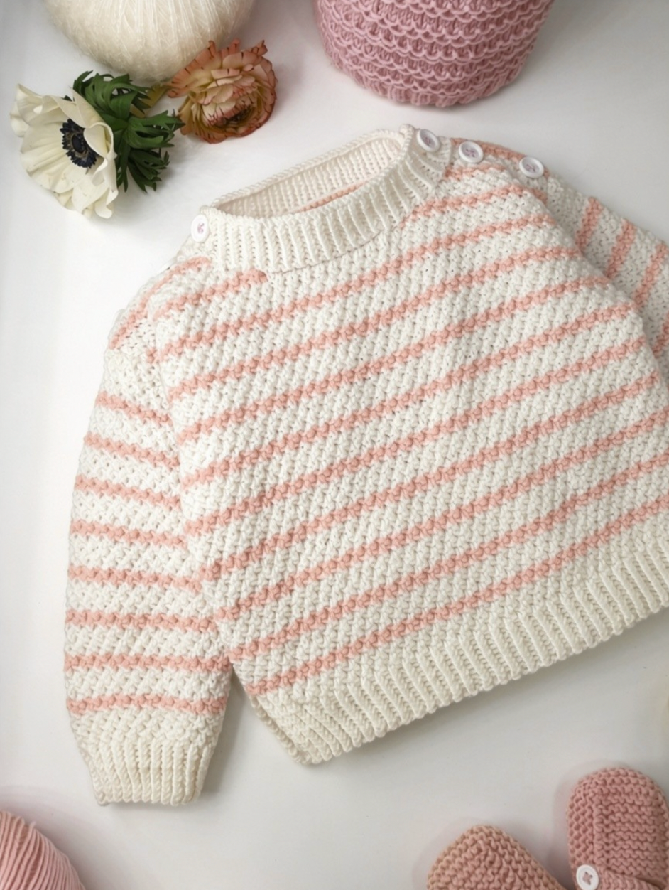 Pull bébé Jacinthe à tricoter