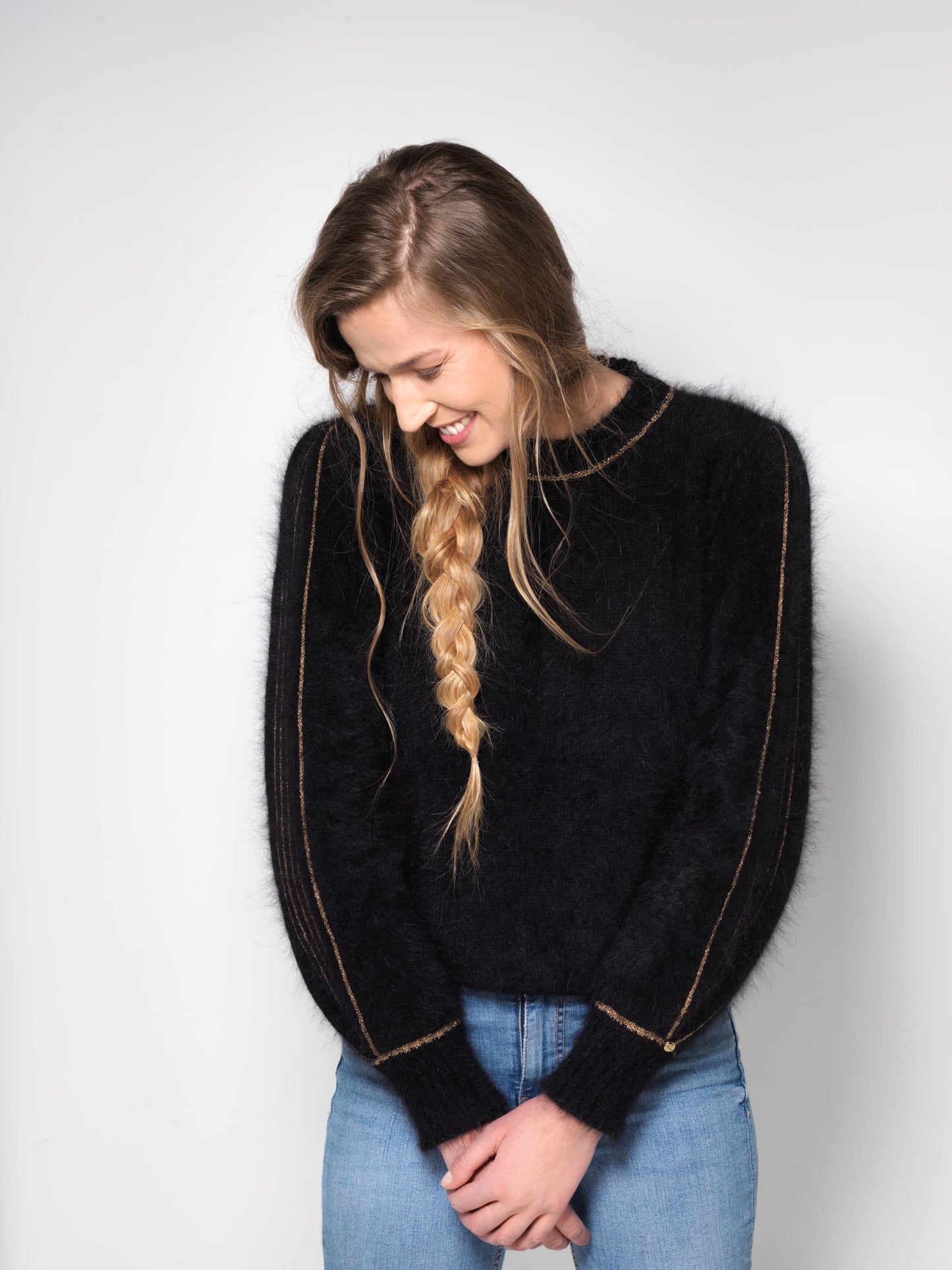 Pull Alix Angora Noir et doré.