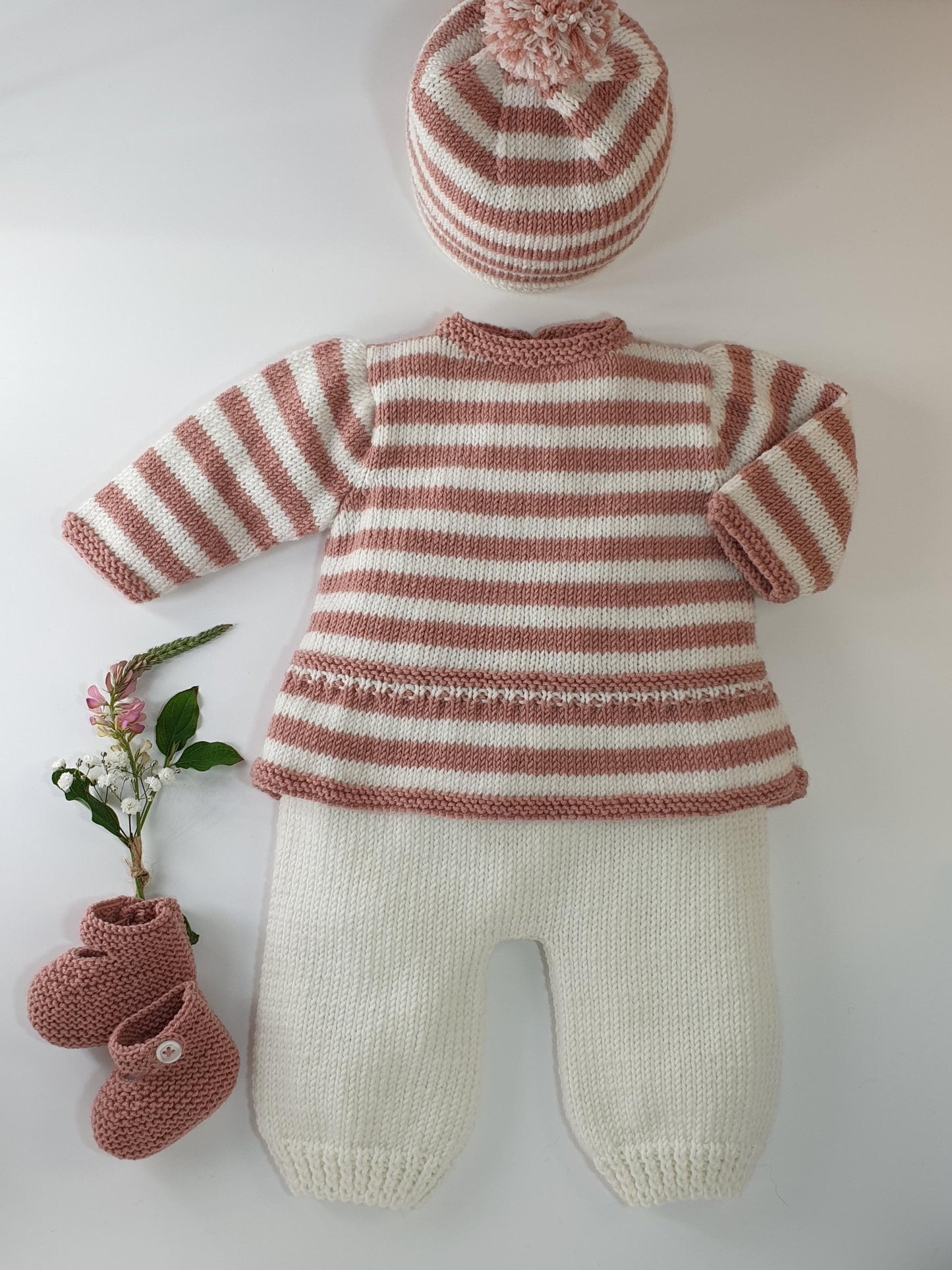 Tunique bébé Mimosa à tricoter.