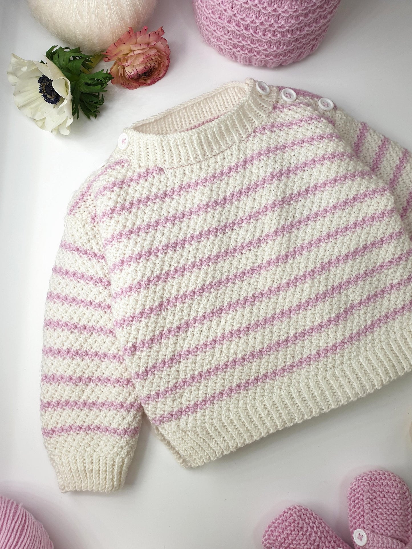 Pull bébé Jacinthe à tricoter