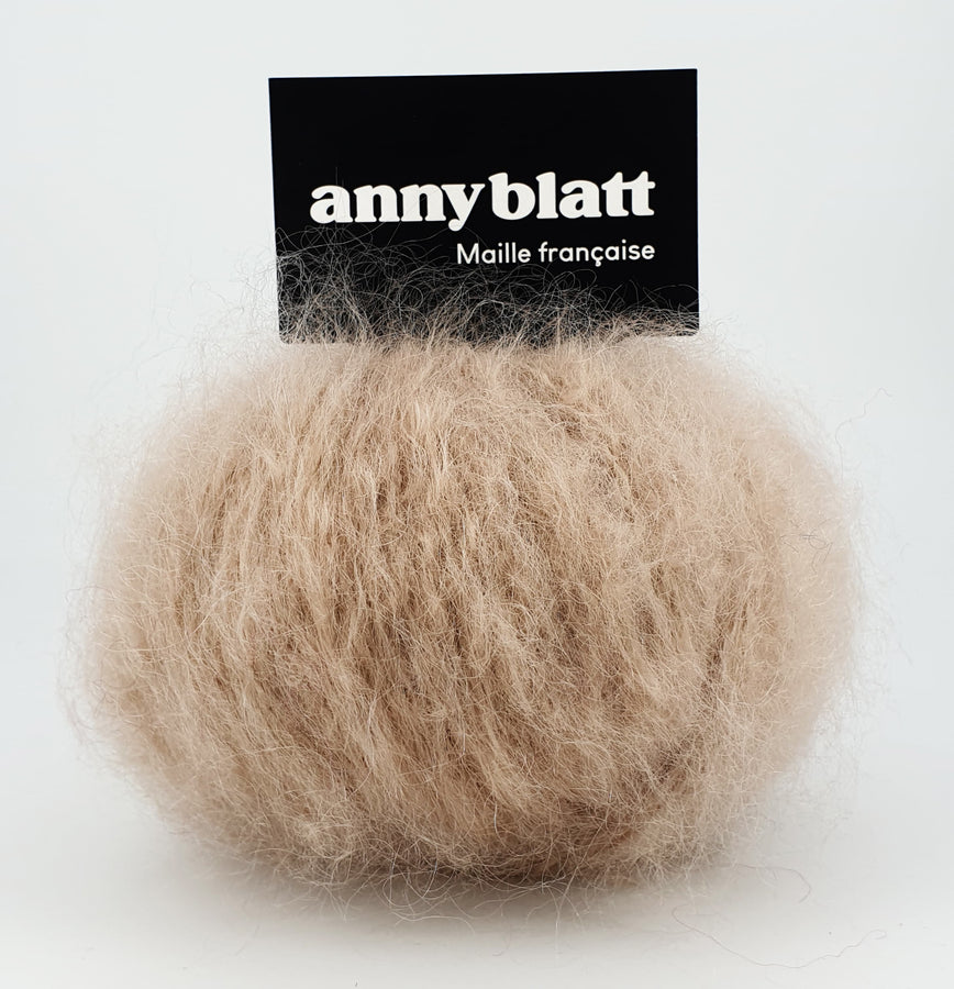 Charger l&#39;image dans la galerie, Pelote Mohair et laine Sable venus.jpg
