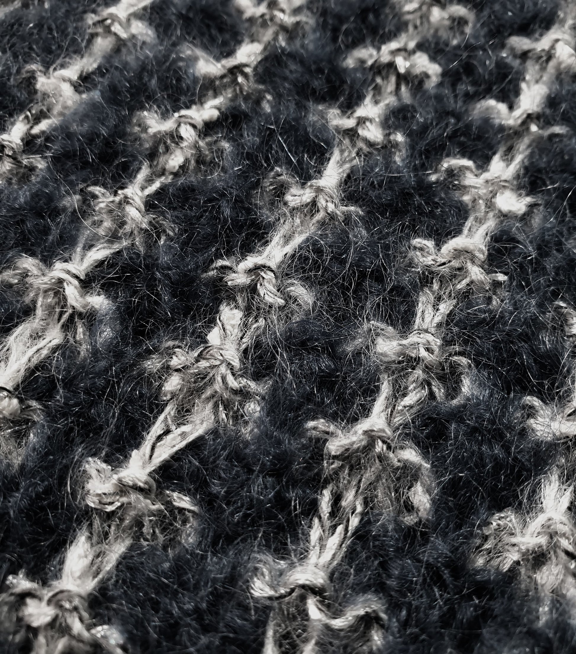 Pull mohair noir gina .jpg