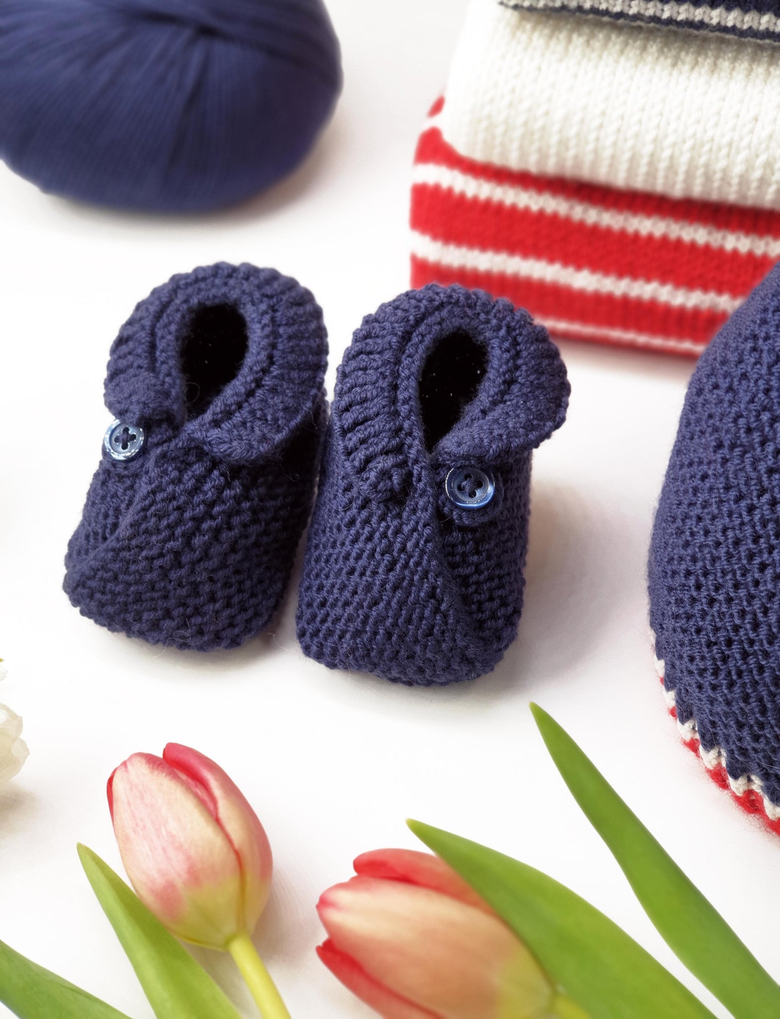 La panoplie tricolore pour bébé à tricoter en mérinos – Anny Blatt
