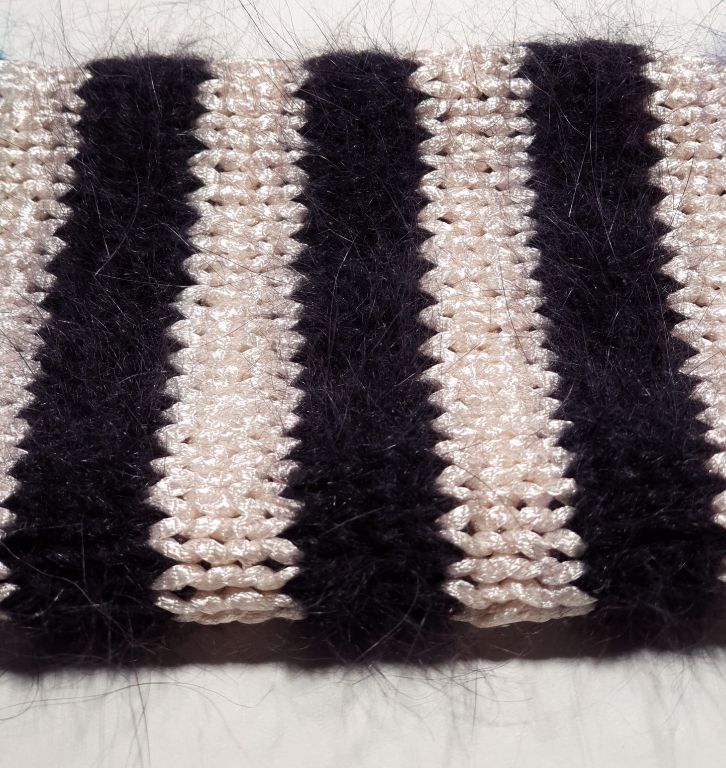 Tricot angora Noir naturel alpha