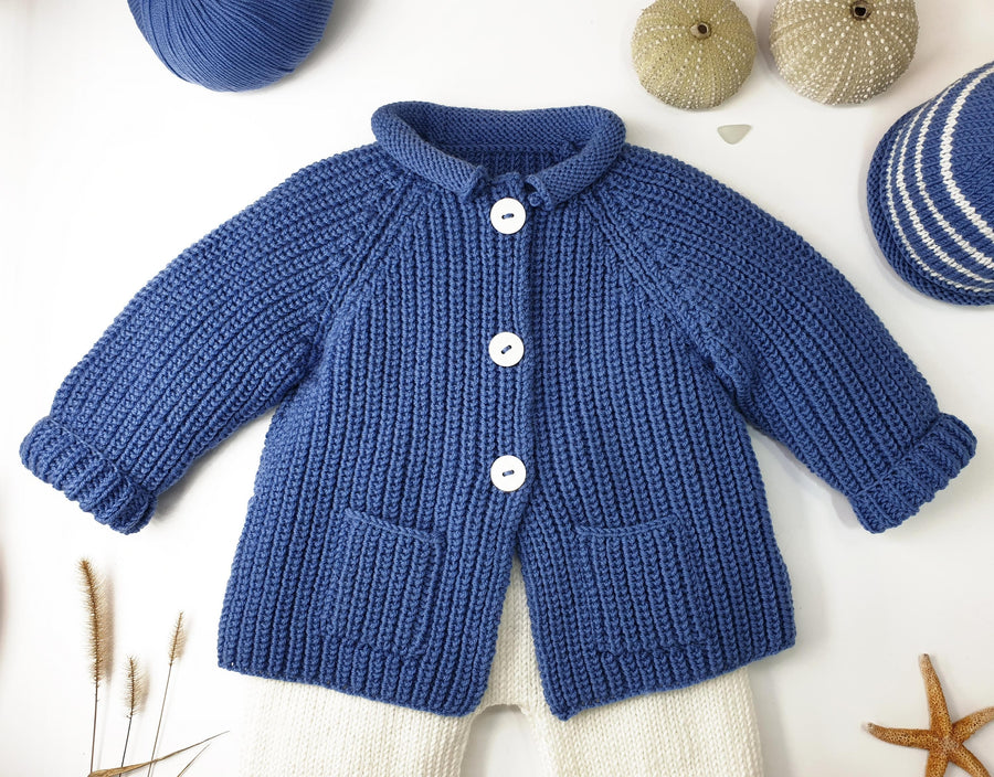 Charger l&#39;image dans la galerie, Veste bébé Acajou à tricoter
