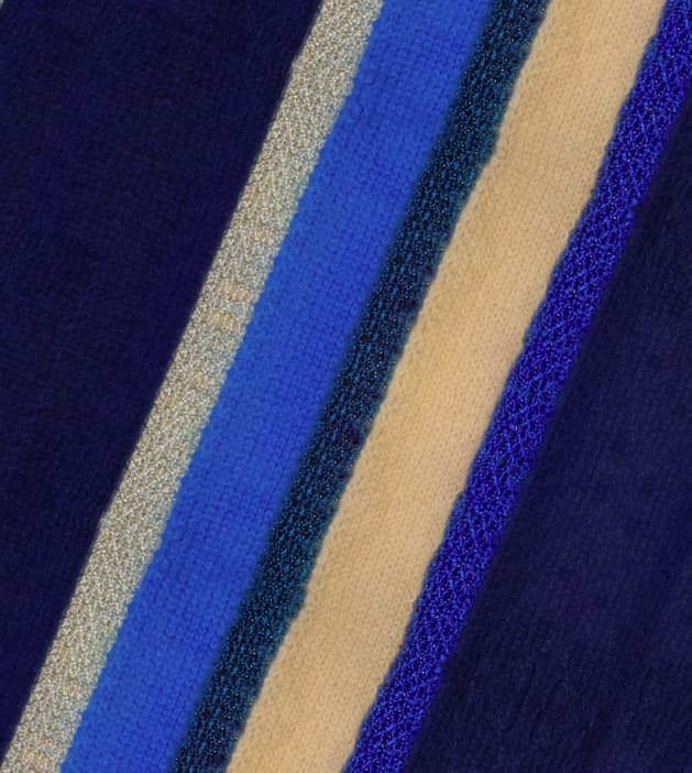 Charger l&#39;image dans la galerie, Pull Angora Marinr et bleu Madone Gloria .png
