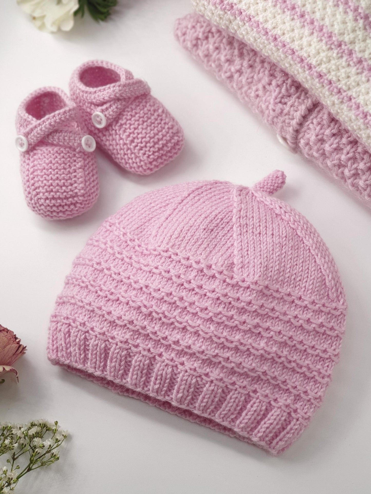 Bonnet et chaussons bébé Lila à tricoter