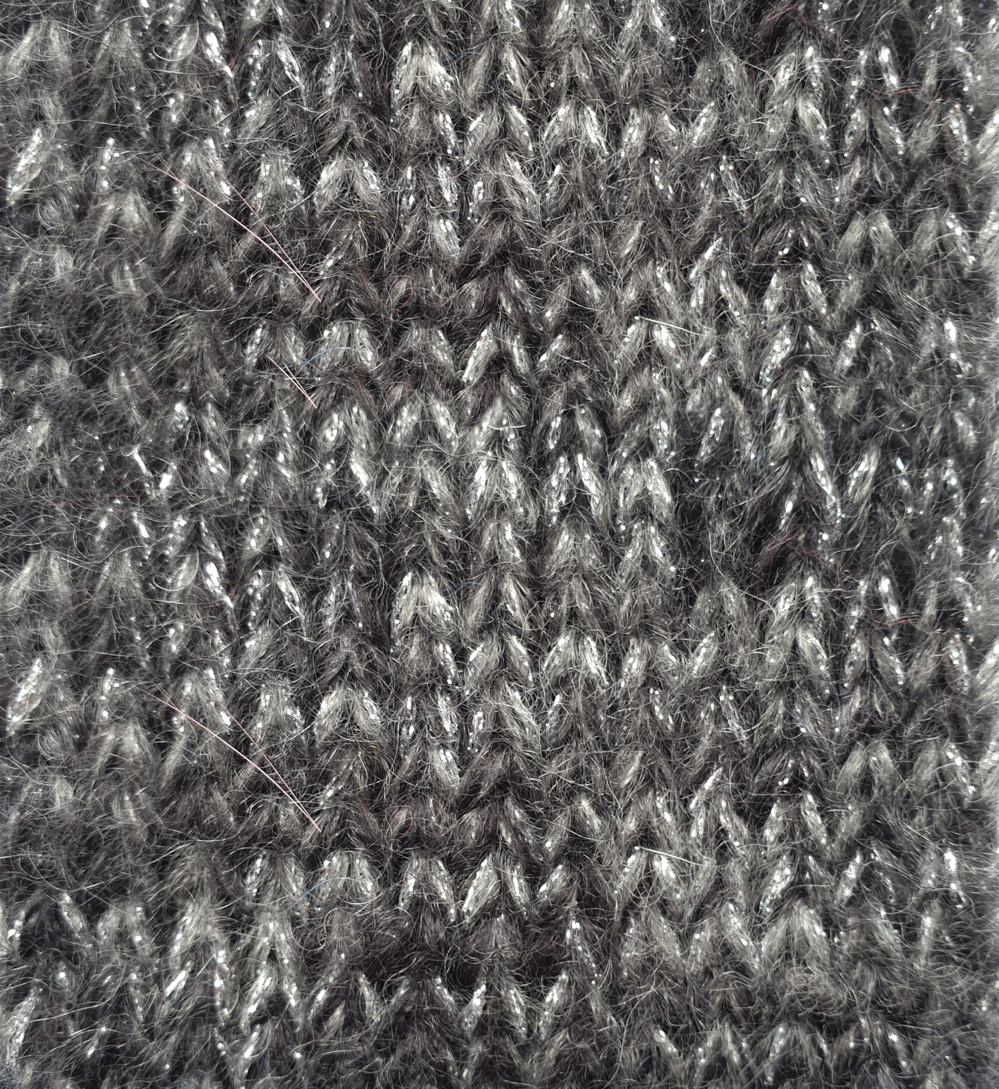 Pull mohair et soie à tricoter noir Shery.jpg