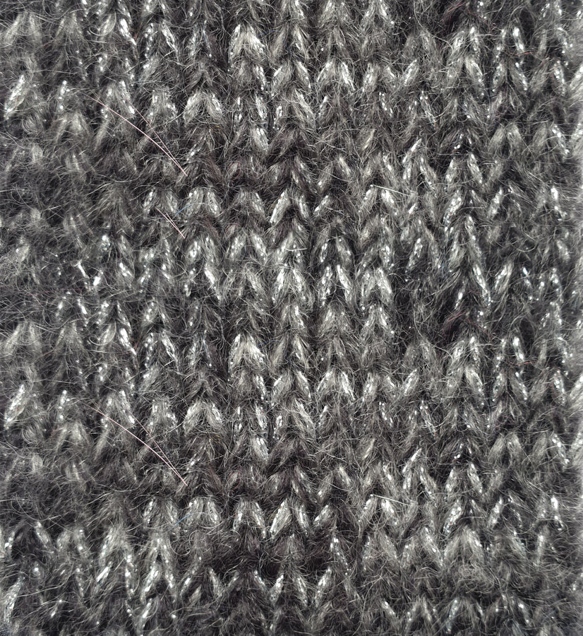 Charger l&#39;image dans la galerie, Pull mohair et soie à tricoter noir Shery.jpg
