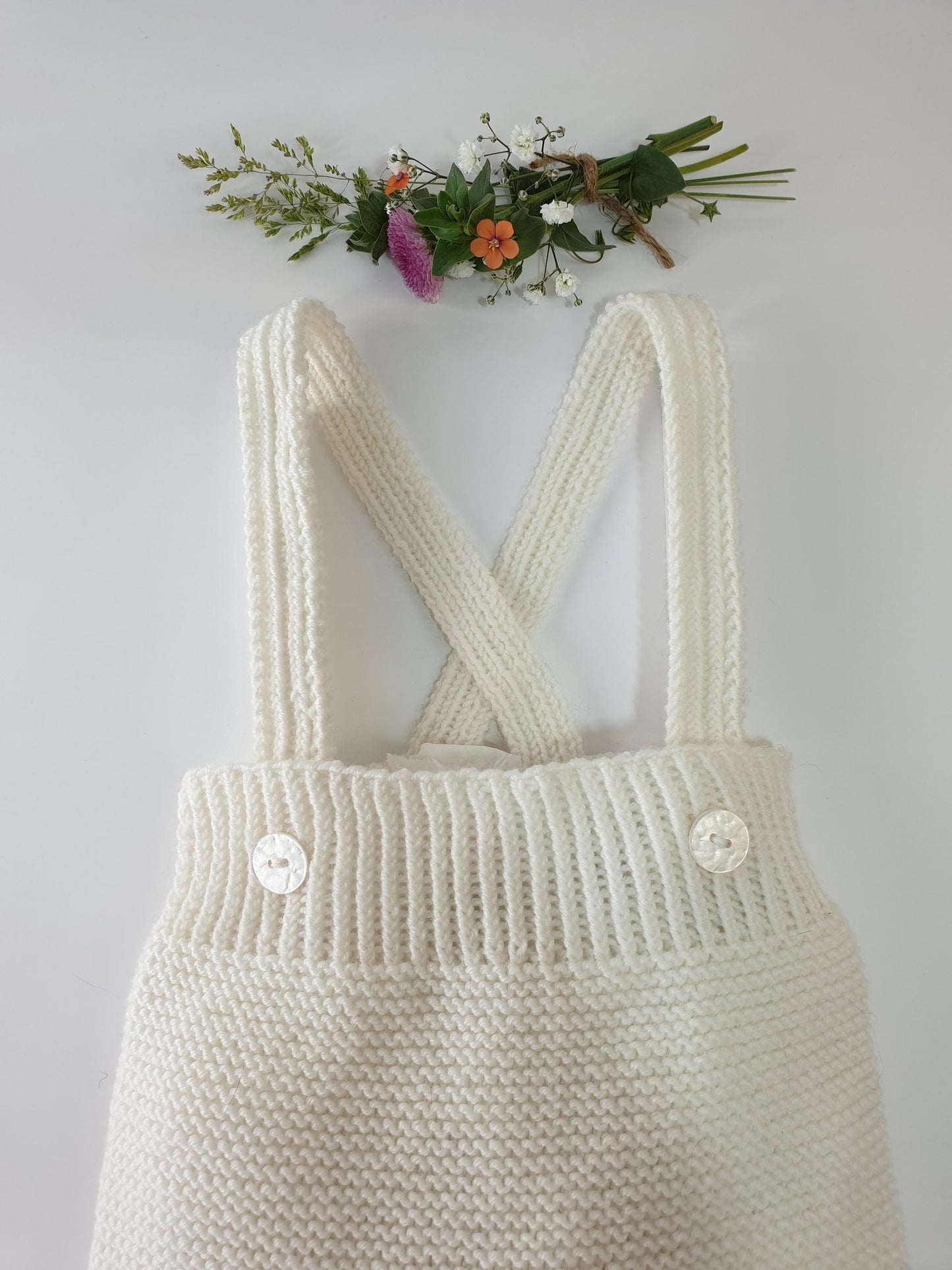 Pantalon bébé Pepino à tricoter.