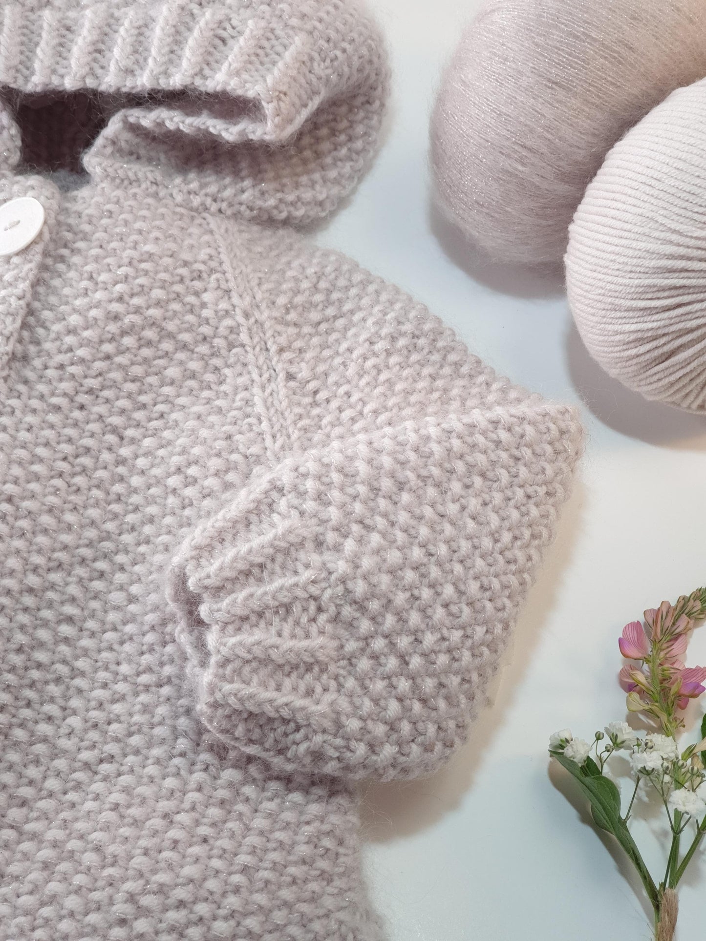 Poncho bébé Cèdre à tricoter.