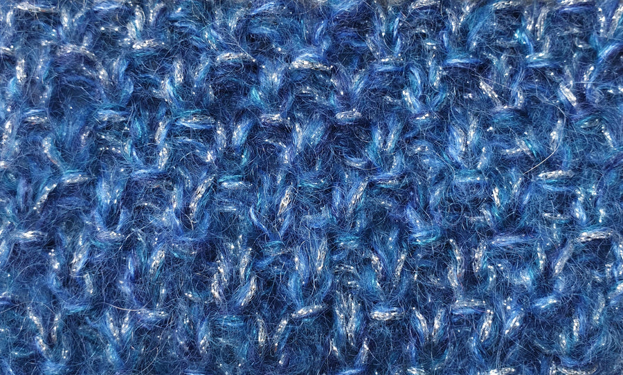 Charger l&#39;image dans la galerie, pull à tricoter mohair et soie bleuté betty.jpg
