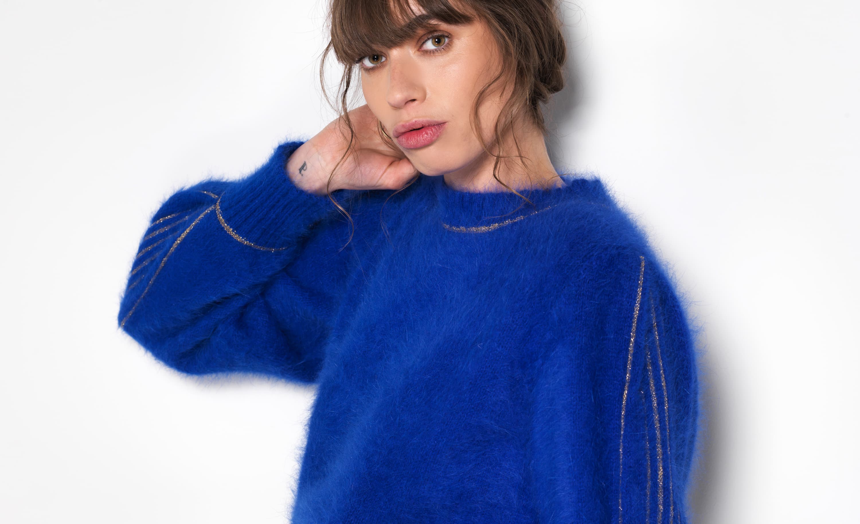 Modèle de Pull Angora et Doré à Tricoter : Alix – Anny Blatt